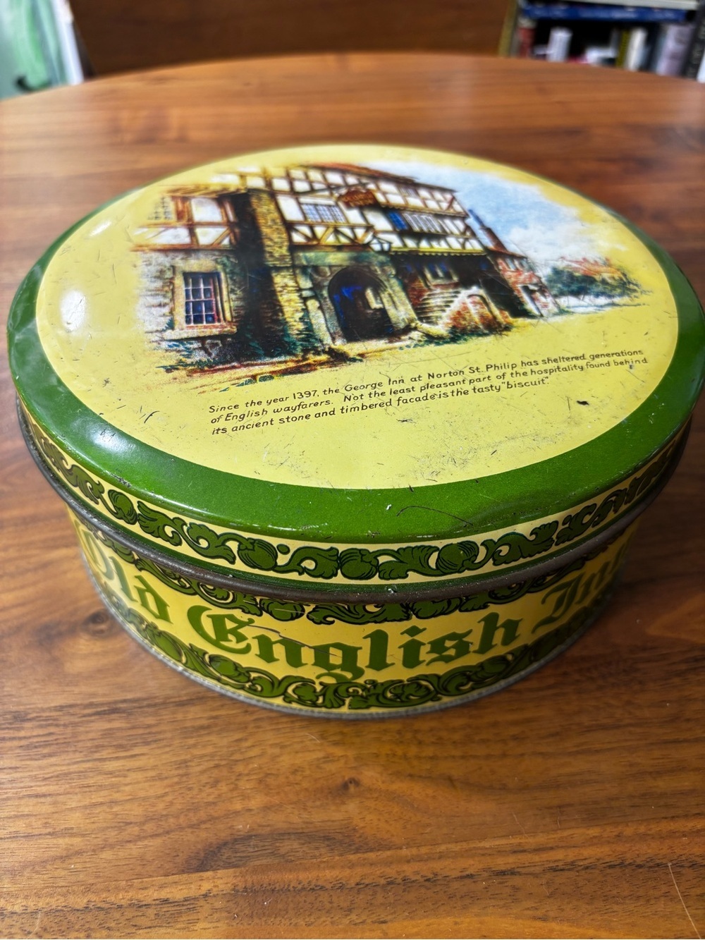 Vintage Old English Inn round tin featuring The George Inn circa 1397